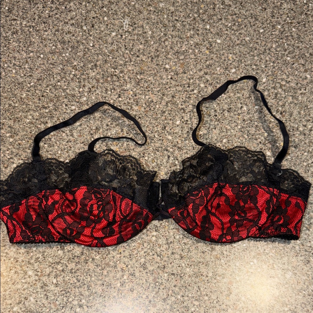 Vintage Chic by h.i.s Lace Overlay Red and Black Bra